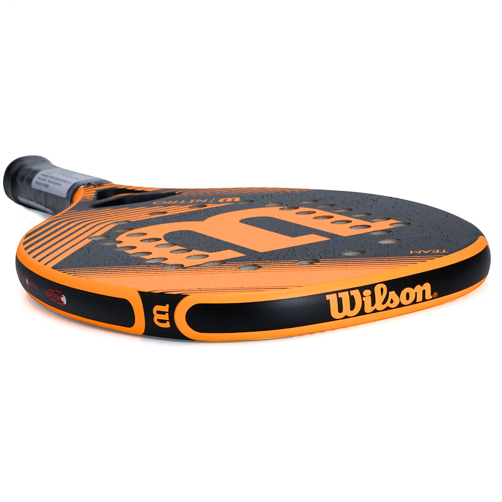 15162691971-wrbt04004008-raquete-de-beach-tennis-wilson-nitro-preto-e-laranja-d4